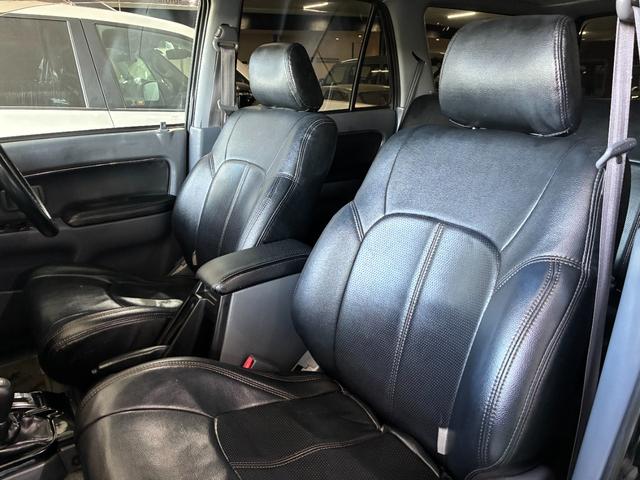 ハイラックスサーフ SSR-X Vセレクション 4WD車輛 リフトアップ オーバーフェンダー シートカバー 16インチホイールマッドブラック塗装 RADAR RENEGADE A/T5タイヤ FLOWMASTERマフラー NARDIステアリング(26枚目)