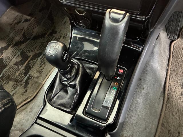 ハイラックスサーフ SSR-X Vセレクション 4WD車輛 リフトアップ オーバーフェンダー シートカバー 16インチホイールマッドブラック塗装 RADAR RENEGADE A/T5タイヤ FLOWMASTERマフラー NARDIステアリング(62枚目)