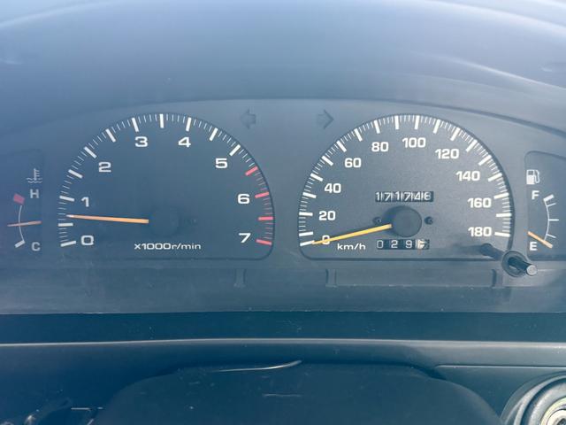 ハイラックスサーフ SSR-X アクティブパッケージIII ワイド ゴールド全塗装 4WD車輛 4RUNNER ナローカスタム リフトアップ サンルーフ DEAN16インチホイール YOKOHAMA GEOLANDER A/T TOYOTAエンブレム シートカバー(17枚目)