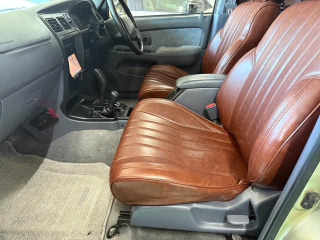 ハイラックスサーフ SSR-X アクティブパッケージIII ワイド ゴールド全塗装 4WD車輛 4RUNNER ナローカスタム リフトアップ サンルーフ DEAN16インチホイール YOKOHAMA GEOLANDER A/T TOYOTAエンブレム シートカバー(24枚目)