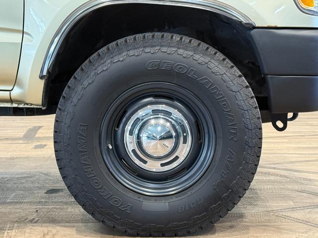ハイラックスサーフ SSR-X アクティブパッケージIII ワイド ゴールド全塗装 4WD車輛 4RUNNER ナローカスタム リフトアップ サンルーフ DEAN16インチホイール YOKOHAMA GEOLANDER A/T TOYOTAエンブレム シートカバー(53枚目)