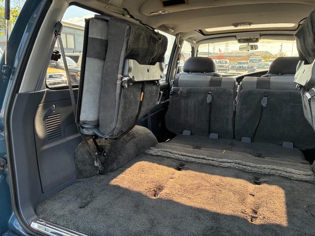 ランドクルーザー８０ ＶＸリミテッド　ミスティックブルー全塗装　４ＷＤ車輛　角目４灯　前後バンパーブラック塗装　１５インチアルミホイールマッドブラック塗装　ＹＯＫＯＨＡＭＡ　ＧＥＯＬＡＮＤＥＲタイヤ　サンルーフ　カロッツェリアナビ（31枚目）