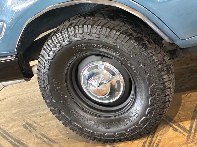 ランドクルーザー８０ ＶＸリミテッド　ミスティックブルー全塗装　４ＷＤ車輛　角目４灯　前後バンパーブラック塗装　１５インチアルミホイールマッドブラック塗装　ＹＯＫＯＨＡＭＡ　ＧＥＯＬＡＮＤＥＲタイヤ　サンルーフ　カロッツェリアナビ（43枚目）