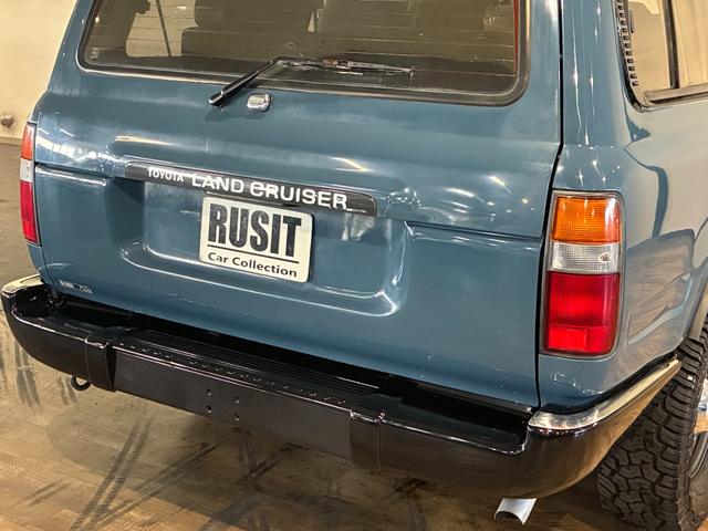 ランドクルーザー８０ ＶＸリミテッド　ミスティックブルー全塗装　４ＷＤ車輛　角目４灯　前後バンパーブラック塗装　１５インチアルミホイールマッドブラック塗装　ＹＯＫＯＨＡＭＡ　ＧＥＯＬＡＮＤＥＲタイヤ　サンルーフ　カロッツェリアナビ（57枚目）