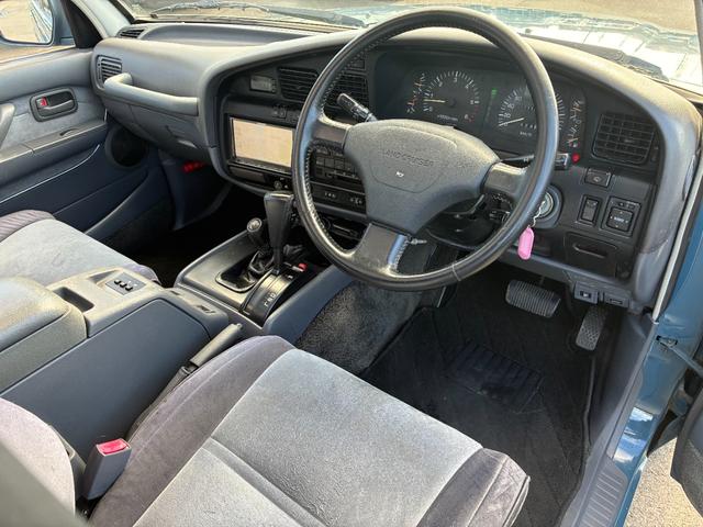 ランドクルーザー８０ ＶＸリミテッド　ミスティックブルー全塗装　４ＷＤ車輛　角目４灯　前後バンパーブラック塗装　１５インチアルミホイールマッドブラック塗装　ＹＯＫＯＨＡＭＡ　ＧＥＯＬＡＮＤＥＲタイヤ　サンルーフ　カロッツェリアナビ（59枚目）