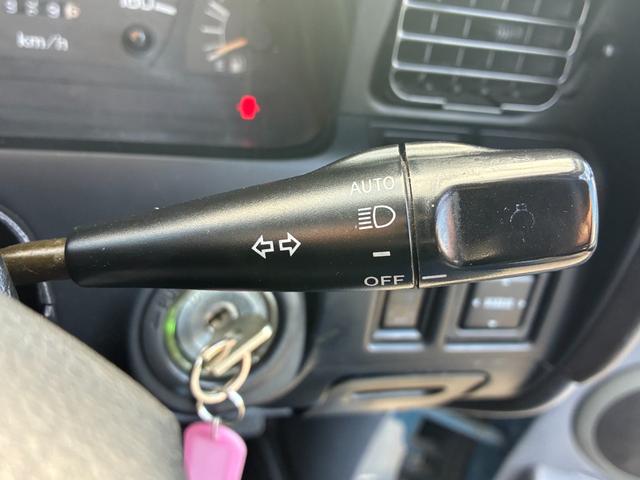 ランドクルーザー８０ ＶＸリミテッド　ミスティックブルー全塗装　４ＷＤ車輛　角目４灯　前後バンパーブラック塗装　１５インチアルミホイールマッドブラック塗装　ＹＯＫＯＨＡＭＡ　ＧＥＯＬＡＮＤＥＲタイヤ　サンルーフ　カロッツェリアナビ（61枚目）