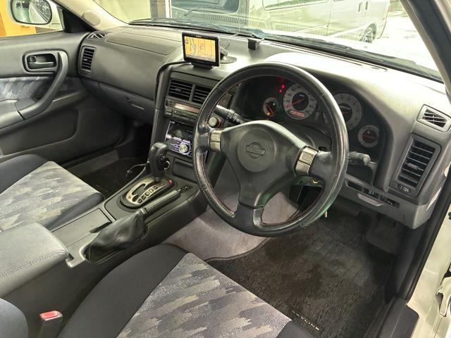 スカイライン ２５ＧＴ－Ｘ　外装リフレッシュパール塗装　フロントワイドフェンダー　新品エアロ　新品リアウィング　新品砲弾マフラー　新品ＢＬＩＴＺフルタップ車高調　新品クロススピードＲＳ９　新品タイヤ　キャリパーイエロー塗装（17枚目）