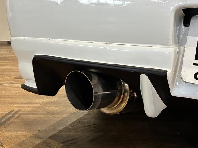 スカイライン ２５ＧＴ－Ｘ　外装リフレッシュパール塗装　フロントワイドフェンダー　新品エアロ　新品リアウィング　新品砲弾マフラー　新品ＢＬＩＴＺフルタップ車高調　新品クロススピードＲＳ９　新品タイヤ　キャリパーイエロー塗装（48枚目）