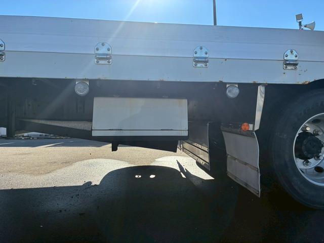 スーパーグレート セルフクレーン　★メッキカスタム　４段セルフクレーン　ハイジャッキ　ラジコン　ウインチ　１１．８トン積　２デフ　　積載１１８００ｋｇ　ウインチ　アユミ板入れ　メッキカスタム　重機運搬★（21枚目）