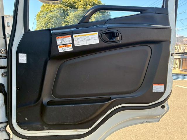 スーパーグレート セルフクレーン　★メッキカスタム　４段セルフクレーン　ハイジャッキ　ラジコン　ウインチ　１１．８トン積　２デフ　　積載１１８００ｋｇ　ウインチ　アユミ板入れ　メッキカスタム　重機運搬★（36枚目）