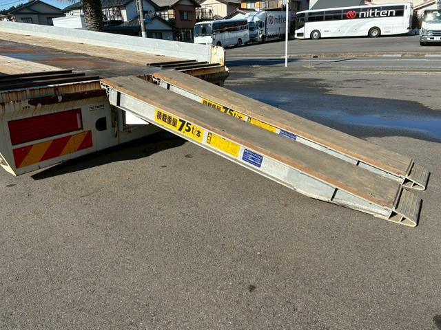 スーパーグレート セルフクレーン　★メッキカスタム　４段セルフクレーン　ハイジャッキ　ラジコン　ウインチ　１１．８トン積　２デフ　　積載１１８００ｋｇ　ウインチ　アユミ板入れ　メッキカスタム　重機運搬★（58枚目）