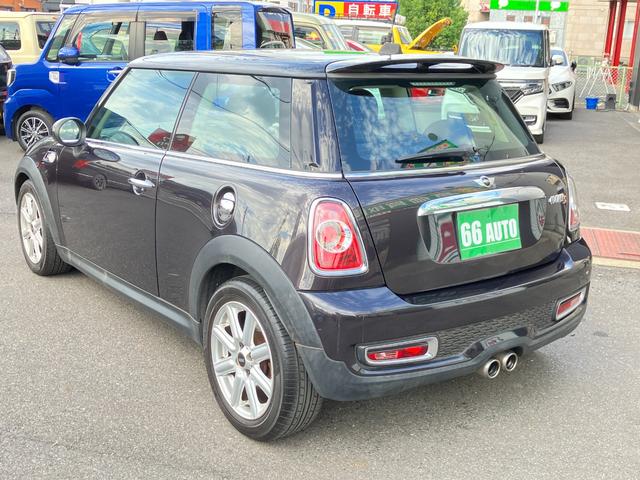 ＭＩＮＩ クーパーＳ　社外メモリーナビ／ワンセグ／スマートキー／ＥＴＣ／社外ＨＩＤヘッドライト／純正１６インチアルミホイール／ターボ（25枚目）