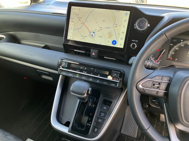 ヴォクシー S-Z 純正10型ナビ/14型有機EL後席ディスプレイ/Bluetooth/フルセグ/バックカメラ/両側パワースライドドア/シートヒーター/スマートキー(3枚目)