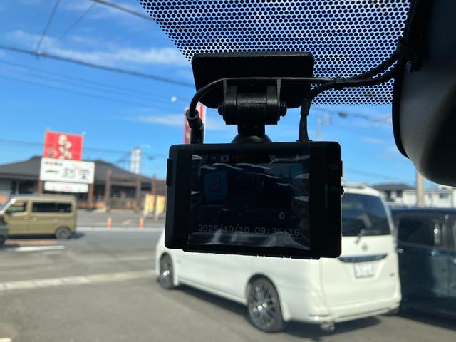 ヴォクシー S-Z 純正10型ナビ/14型有機EL後席ディスプレイ/Bluetooth/フルセグ/バックカメラ/両側パワースライドドア/シートヒーター/スマートキー(20枚目)