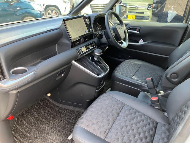 ヴォクシー S-Z 純正10型ナビ/14型有機EL後席ディスプレイ/Bluetooth/フルセグ/バックカメラ/両側パワースライドドア/シートヒーター/スマートキー(25枚目)