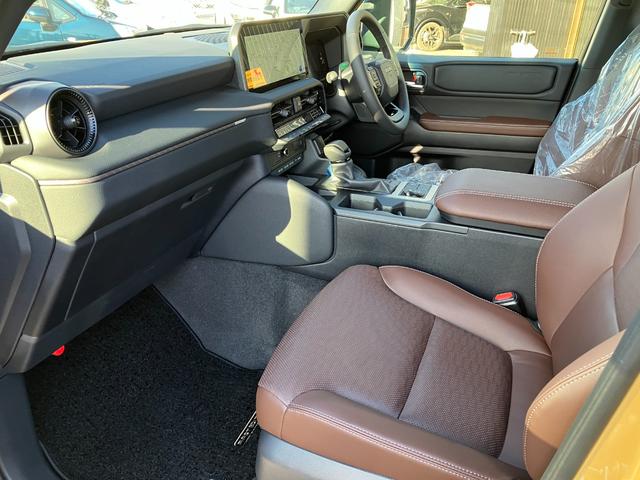 ランドクルーザー250 VXファーストエディション 12.3インチディスプレイ(コネクティッドナビ)/全周囲カメラ/Bluetoothオーディオ/リフレクター式3眼LED/専用純正アルミホイール/レザーシート/ムーンルーフ/登録済み未使用車(28枚目)