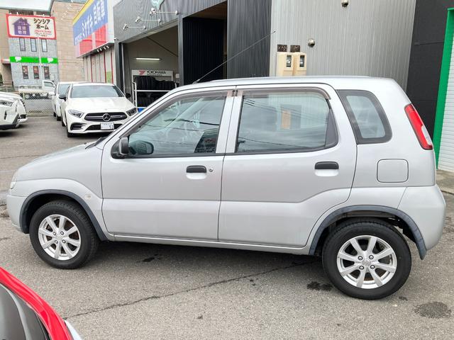 スイフト ＳＥ－Ｚ　５速マニュアル／キーレス／ＣＤデッキ／アルミホイール（7枚目）