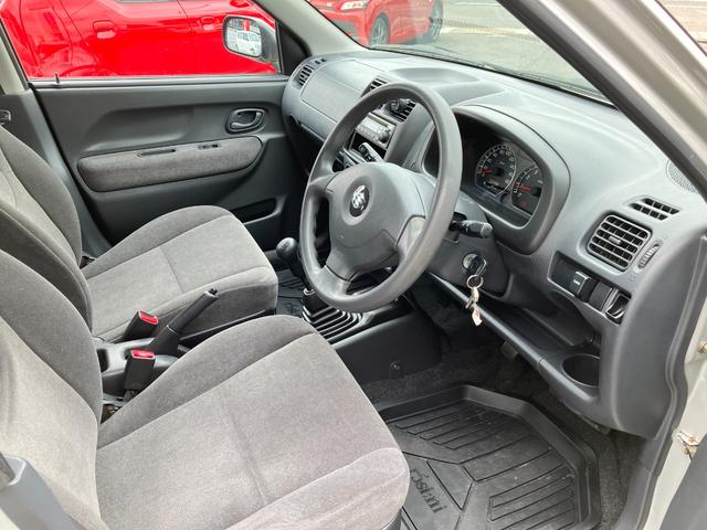 スイフト ＳＥ－Ｚ　５速マニュアル／キーレス／ＣＤデッキ／アルミホイール（9枚目）