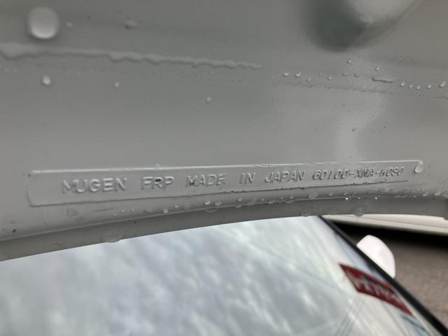 Ｓ６６０ β　センターディスプレイ／無限ＦＲＰボンネット／ＬＥＤヘッド／スマートキー／ターボ／バックカメラ／Ｂｌｕｅｔｏｏｔｈオーディオ／純正フロアマット／純正１５・１６インチアルミホイール（24枚目）