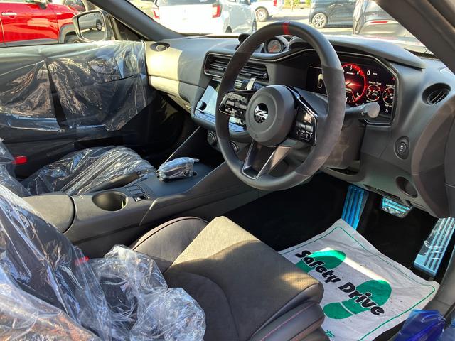 フェアレディZ ニスモ 登録済未使用車/NISMO専用エアロパーツ/ナビ/バックカメラ/Bluetooth/フルセグ/スマートキー/RECARO製ハーフレザーシート/NISMO専用ブレーキ・サスペンション・19インチAW(12枚目)