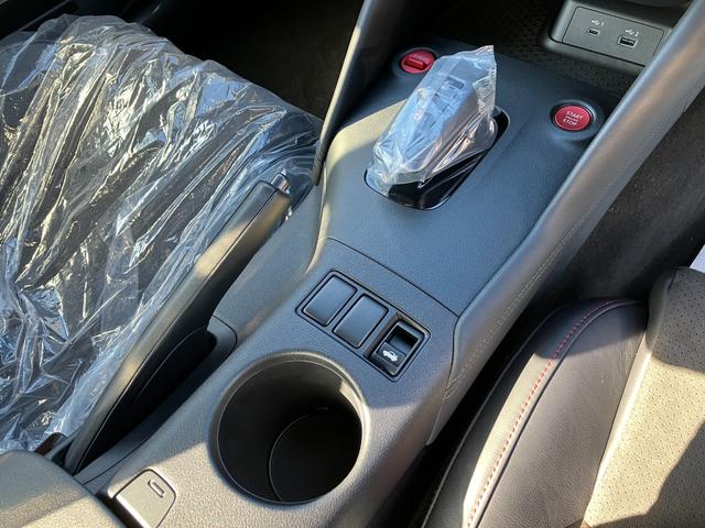 フェアレディZ ニスモ 登録済未使用車/NISMO専用エアロパーツ/ナビ/バックカメラ/Bluetooth/フルセグ/スマートキー/RECARO製ハーフレザーシート/NISMO専用ブレーキ・サスペンション・19インチAW(16枚目)