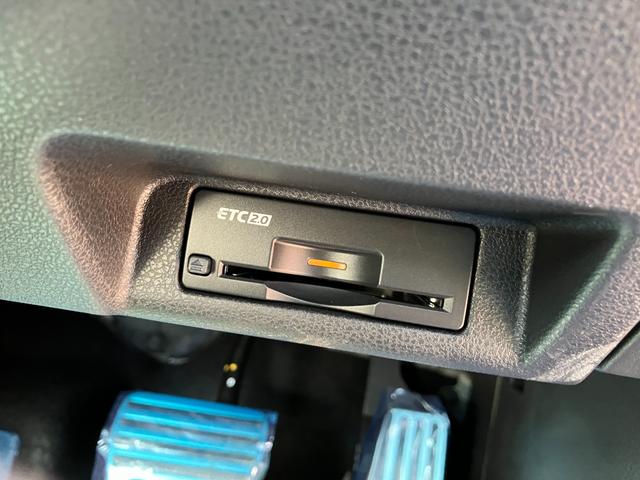 フェアレディZ ニスモ 登録済未使用車/NISMO専用エアロパーツ/ナビ/バックカメラ/Bluetooth/フルセグ/スマートキー/RECARO製ハーフレザーシート/NISMO専用ブレーキ・サスペンション・19インチAW(23枚目)