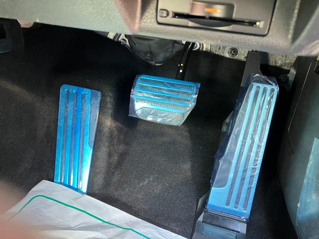 フェアレディZ ニスモ 登録済未使用車/NISMO専用エアロパーツ/ナビ/バックカメラ/Bluetooth/フルセグ/スマートキー/RECARO製ハーフレザーシート/NISMO専用ブレーキ・サスペンション・19インチAW(24枚目)