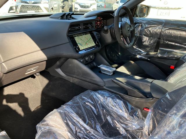 フェアレディZ ニスモ 登録済未使用車/NISMO専用エアロパーツ/ナビ/バックカメラ/Bluetooth/フルセグ/スマートキー/RECARO製ハーフレザーシート/NISMO専用ブレーキ・サスペンション・19インチAW(26枚目)