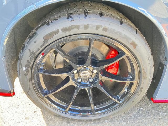 フェアレディZ ニスモ 登録済未使用車/NISMO専用エアロパーツ/ナビ/バックカメラ/Bluetooth/フルセグ/スマートキー/RECARO製ハーフレザーシート/NISMO専用ブレーキ・サスペンション・19インチAW(39枚目)