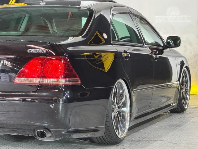 クラウン アスリート　プレミアムエディション　後期モデル　黒革シート　サンルーフ　新品車高調　シャレンＸＲ－７５　１９インチ（5枚目）