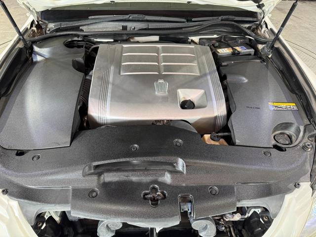 クラウン ロイヤルサルーン 本革シート サンルーフ ROZELエアロキット 新品車高調 新品タイヤ 新品ALESSオリジナルカラーホイール Bluetoothオーディオ対応(79枚目)