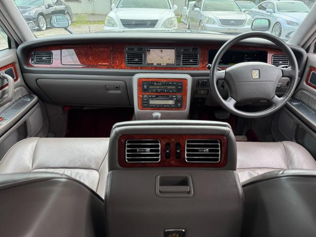 センチュリー 標準仕様車　革シート　エアサスコントローラー　ロールセンターアダプター　ユーロラインディッシュ　フェンダーミラー車（39枚目）