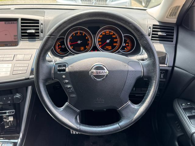 フーガ ４５０ＧＴスポーツパッケージ　黒革シート　サンルーフ　Ｊ－ｕＮｉｔフルエアロ　ＷＯＲＫシュバート２０インチホイール　４本出しマフラー　ＢＯＳＥスピーカー　スマートキー　プッシュスタート（40枚目）
