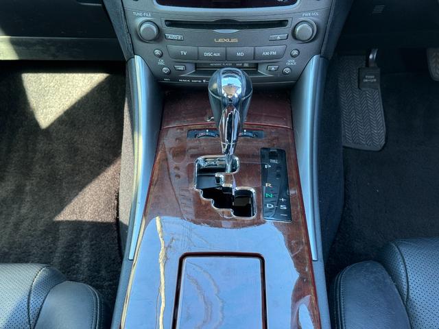ＩＳ ＩＳ２５０　バージョンＬ　黒革シート　サンルーフ　現行ルックスピンドルグリルカスタム　ＩＳ－Ｆ仕様リアバンパー　ＷＯＲＫシーカー１９インチホイール　ＴＥＩＮフルタップ車高調　３眼ＬＥＤヘッドライト　ＬＥＤテール（45枚目）