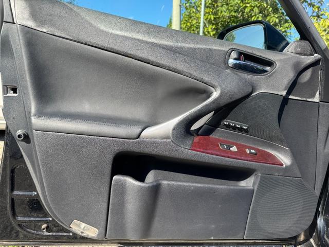 ＩＳ ＩＳ２５０　バージョンＬ　黒革シート　サンルーフ　現行ルックスピンドルグリルカスタム　ＩＳ－Ｆ仕様リアバンパー　ＷＯＲＫシーカー１９インチホイール　ＴＥＩＮフルタップ車高調　３眼ＬＥＤヘッドライト　ＬＥＤテール（72枚目）