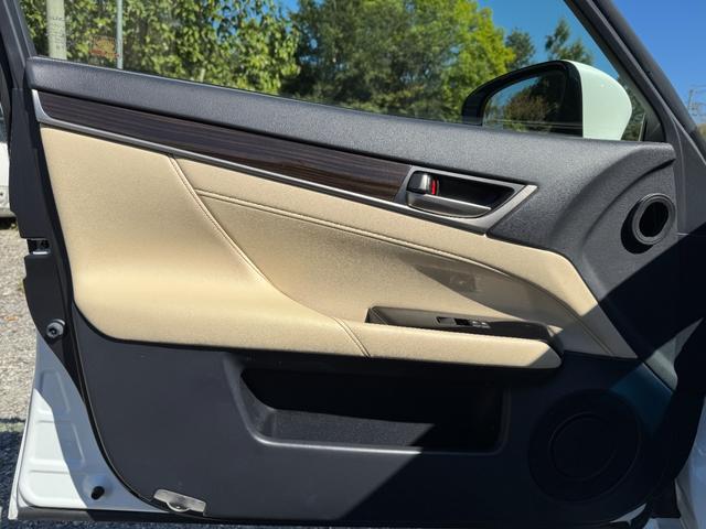 ＧＳ ＧＳ２５０　Ｉパッケージ　後期ルックカスタム　ベージュ革シート　サンルーフ　新品フルタップ車高調　新品ＡＭＥシュタイナー２０インチホイール　新品タイヤ　フルエアロ　Ｂｌｕｅｔｏｏｔｈオーディオ対応（69枚目）
