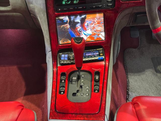 インフィニティＱ４５ タイプＲ　後期モデル　オーバーフェンダー加工　ジャンクションプロデューススカラー１８インチ　ワンオフ加工フルエアロ　内装加工張替　オーディオ　フルタップ車高調　ワンオフマフラー（45枚目）