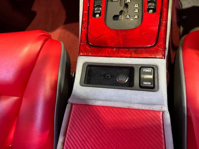 インフィニティＱ４５ タイプＲ　後期モデル　オーバーフェンダー加工　ジャンクションプロデューススカラー１８インチ　ワンオフ加工フルエアロ　内装加工張替　オーディオ　フルタップ車高調　ワンオフマフラー（50枚目）
