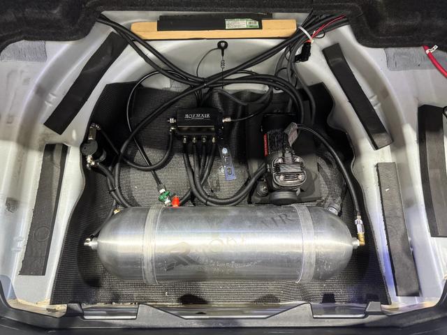 カムリ ハイブリッド　Ｇパッケージ　ＲＯＡＭＡＩＲエアサス公認可　後期ルックヘッドライト　スピンドルグリルエアロキット　ＡＩＭＧＡＩＮ１９インチＧＶＳ　シーケンシャルウィンカー　Ｂｌｕｅｔｏｏｔｈ対応　レギュラーガソリン車　シートカバー（70枚目）