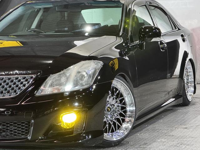 クラウン ２．５アスリート　ナビパッケージ　２５００ｃｃ　２０２ブラック　新品車高調　新品タイヤ　新品ＡＭＥシュタイナーＡＬＥＳＳオリジナルカラーホイール　スマートキーｘ２本　パワーシートＢｌｕｅｔｏｏｔｈオーディオ対応　バックカメラ（4枚目）