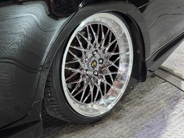 クラウン ２．５アスリート　ナビパッケージ　２５００ｃｃ　２０２ブラック　新品車高調　新品タイヤ　新品ＡＭＥシュタイナーＡＬＥＳＳオリジナルカラーホイール　スマートキーｘ２本　パワーシートＢｌｕｅｔｏｏｔｈオーディオ対応　バックカメラ（34枚目）