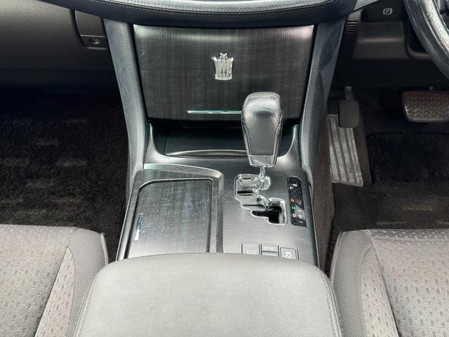 クラウン ２．５アスリート　ナビパッケージ　２５００ｃｃ　２０２ブラック　新品車高調　新品タイヤ　新品ＡＭＥシュタイナーＡＬＥＳＳオリジナルカラーホイール　スマートキーｘ２本　パワーシートＢｌｕｅｔｏｏｔｈオーディオ対応　バックカメラ（42枚目）