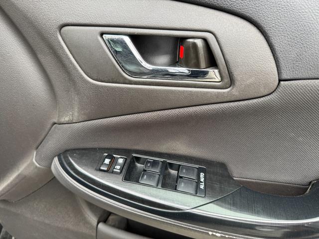 クラウン ２．５アスリート　ナビパッケージ　２５００ｃｃ　２０２ブラック　新品車高調　新品タイヤ　新品ＡＭＥシュタイナーＡＬＥＳＳオリジナルカラーホイール　スマートキーｘ２本　パワーシートＢｌｕｅｔｏｏｔｈオーディオ対応　バックカメラ（51枚目）