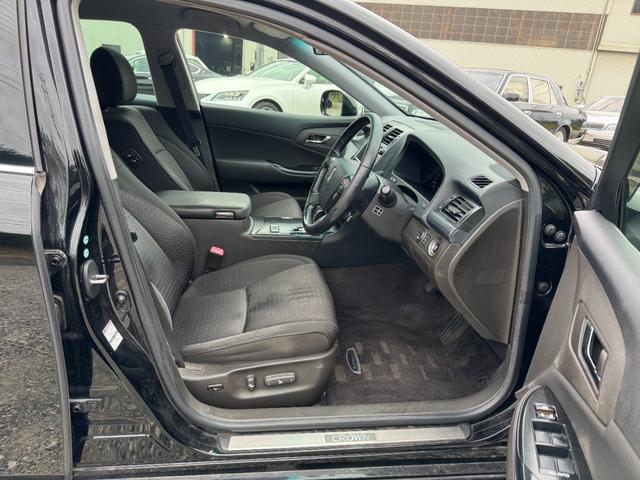 クラウン ２．５アスリート　ナビパッケージ　２５００ｃｃ　２０２ブラック　新品車高調　新品タイヤ　新品ＡＭＥシュタイナーＡＬＥＳＳオリジナルカラーホイール　スマートキーｘ２本　パワーシートＢｌｕｅｔｏｏｔｈオーディオ対応　バックカメラ（52枚目）