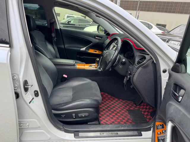 ＩＳ ＩＳ２５０　バージョンＩ　エアサス公認済　ハーフレザーシート　現行ルックスピンドルグリルキット　３眼ＬＥＤヘッド　ＬＥＤファイバーテール　ＷＯＲＫエモーション１９インチ　社外リアマフラー（54枚目）