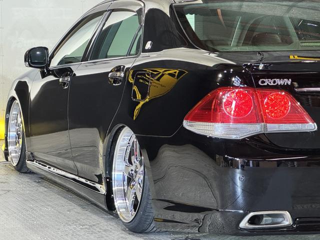 クラウン アスリート 200系 後期モデル 2500cc レギュラーガソリン車 Bluetoothオーディオ対応 黒革シート 新品車高調 新品タイヤ 新品19インチホイールALESSオリジナルカラー ハーフエアロ(26枚目)