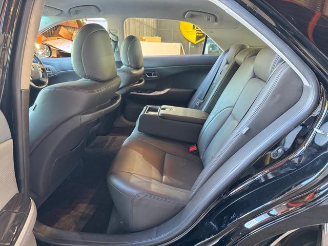 クラウン アスリート 200系 後期モデル 2500cc レギュラーガソリン車 Bluetoothオーディオ対応 黒革シート 新品車高調 新品タイヤ 新品19インチホイールALESSオリジナルカラー ハーフエアロ(62枚目)