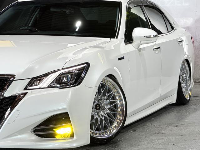 クラウンハイブリッド アスリートＳ　後期モデル　４４７００ｋｍ　ＷＯＲＫ　ＶＳ－ＸＶ１９インチ　ＴＥＩＮ車高調　ＶＡＬＥＮＴＩテール　キャンバーアダプター　４本出しマフラー　Ｂｌｕｅｔｏｏｔｈ対応　レギュラーガソリン車　スマートキー２本（4枚目）