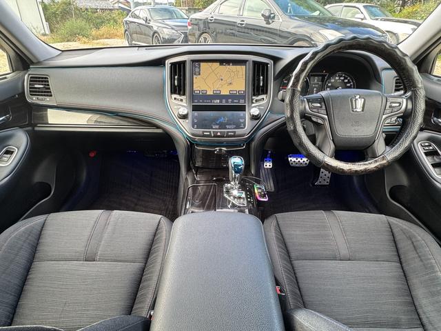 クラウンハイブリッド アスリートＳ　後期モデル　４４７００ｋｍ　ＷＯＲＫ　ＶＳ－ＸＶ１９インチ　ＴＥＩＮ車高調　ＶＡＬＥＮＴＩテール　キャンバーアダプター　４本出しマフラー　Ｂｌｕｅｔｏｏｔｈ対応　レギュラーガソリン車　スマートキー２本（7枚目）