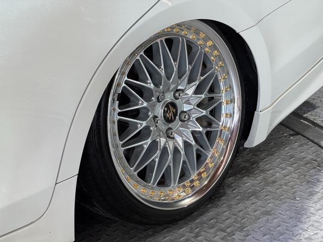 クラウンハイブリッド アスリートＳ　後期モデル　４４７００ｋｍ　ＷＯＲＫ　ＶＳ－ＸＶ１９インチ　ＴＥＩＮ車高調　ＶＡＬＥＮＴＩテール　キャンバーアダプター　４本出しマフラー　Ｂｌｕｅｔｏｏｔｈ対応　レギュラーガソリン車　スマートキー２本（35枚目）